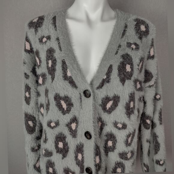 Hem & Thread Animal Print Button Up Cardigan Sweater Leopard Cheetah Cozy Size M - Picture 12 of 16